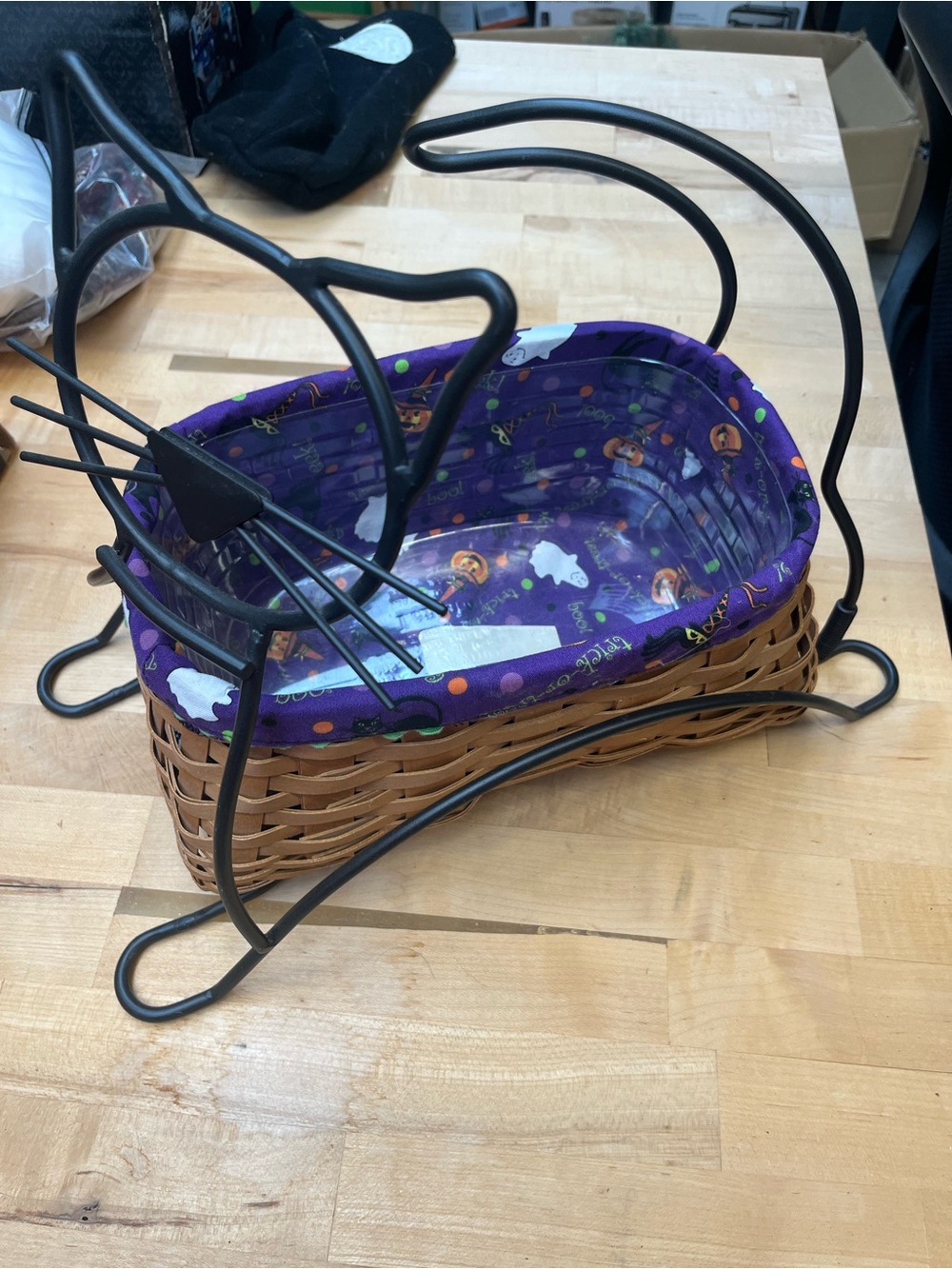 Longaberger 2009 Halloween Cat Basket :Wrought Iron/Liner /Protector/Lid